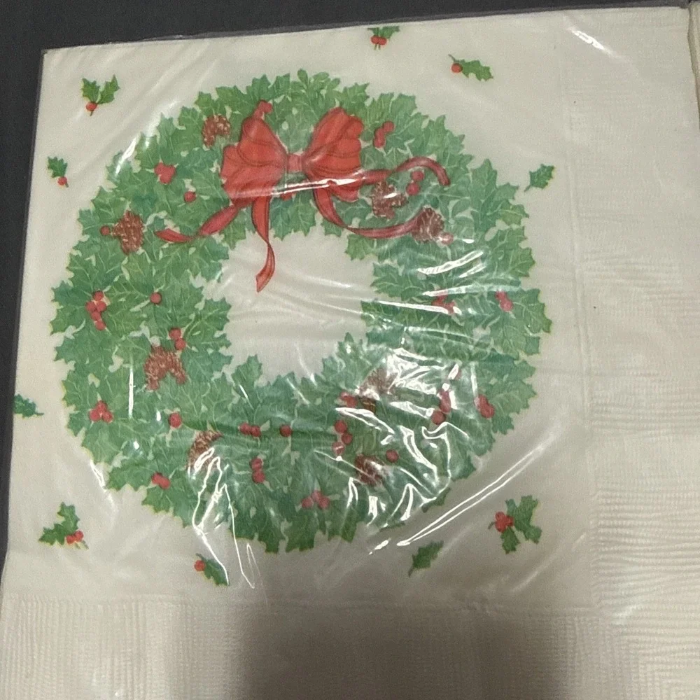 Hallmark Vintage Deadstock Beverage Napkins Packs (2) Christmas Wreath Print